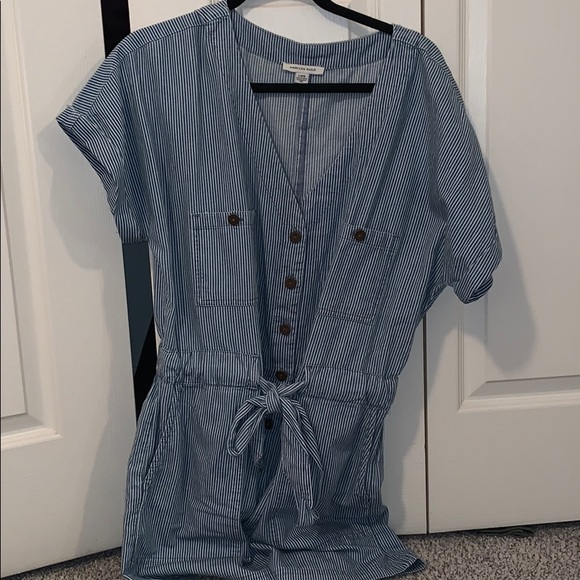 American Eagle Outfitters Pants - American eagle romper